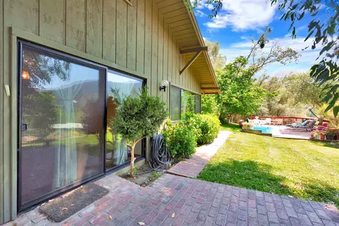 Exterior - 43715 Dinely Dr, Three Rivers, CA 93271 photo 13 of 17