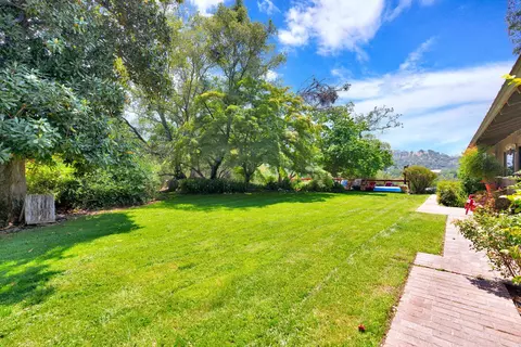 Exterior - 43715 Dinely Dr, Three Rivers, CA 93271 photo 5 of 17