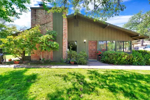 Exterior - 43715 Dinely Dr, Three Rivers, CA 93271 photo 3 of 17