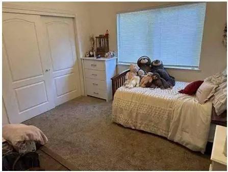 984 Summerset Ln, Madera, CA 93637 photo 9