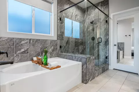 Bath - 1243 Wildflower Dr, Madera, CA 93636 photo 6 of 6