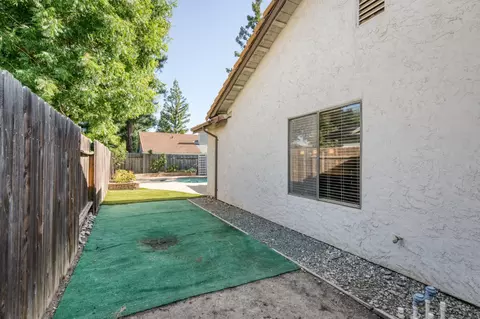 Exterior - 2560 Purvis Ave, Clovis, CA 93611 photo 8 of 13