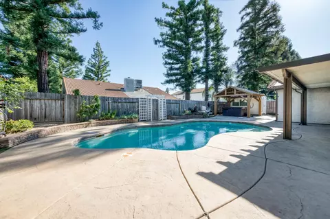 Exterior - 2560 Purvis Ave, Clovis, CA 93611 photo 9 of 13