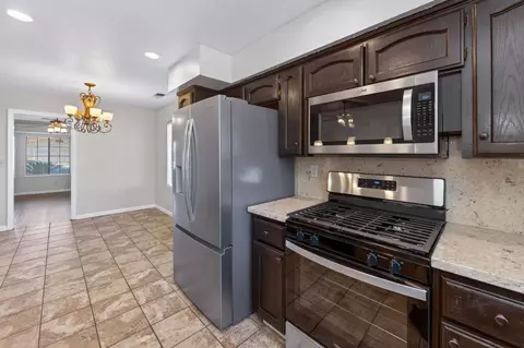 Kitchen - 2560 Purvis Ave, Clovis, CA 93611 photo 2 of 4