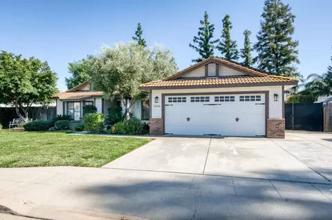 Exterior - 2560 Purvis Ave, Clovis, CA 93611 photo 2 of 13