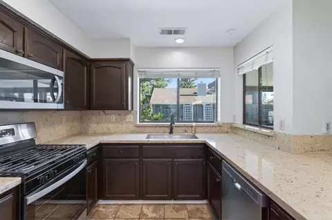 Kitchen - 2560 Purvis Ave, Clovis, CA 93611 photo 3 of 4