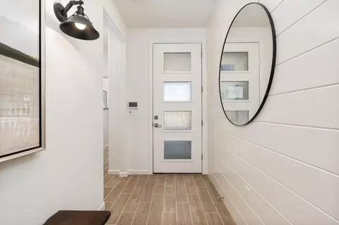 Entry Way - 6794 E Oslin Ave, Fresno, CA 93727 photo 1 of 4
