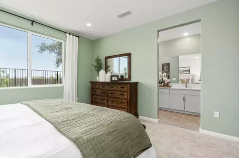 Bedroom - 6794 E Oslin Ave, Fresno, CA 93727 photo 4 of 8