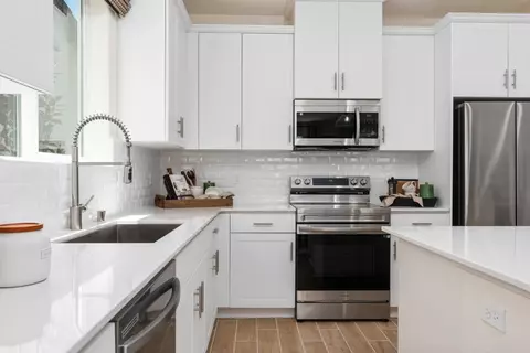 Kitchen - 6794 E Oslin Ave, Fresno, CA 93727 photo 1 of 3