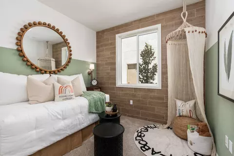 Bedroom - 6794 E Oslin Ave, Fresno, CA 93727 photo 1 of 8