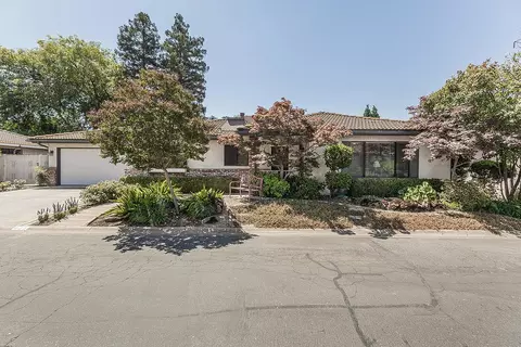 833 El Paso Ave N, Fresno, CA 93720
