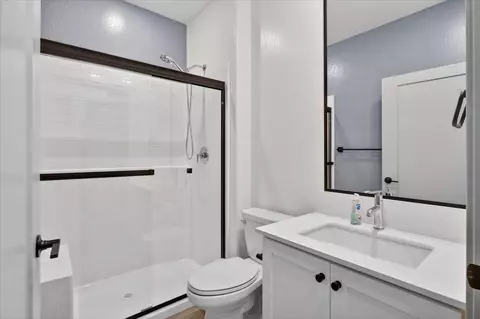 Bath - 2086 N Phillip Ave, Clovis, CA 93619 photo 4 of 4