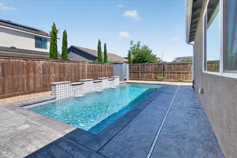 Exterior - 2086 N Phillip Ave, Clovis, CA 93619 photo 8 of 13