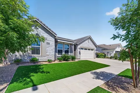 Exterior - 2086 N Phillip Ave, Clovis, CA 93619 photo 3 of 13
