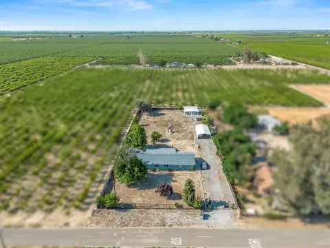 6110 W Nebraska Ave, Caruthers, CA 93609