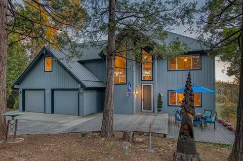 39649 Crest Point Ln, Shaver Lake, CA 93664