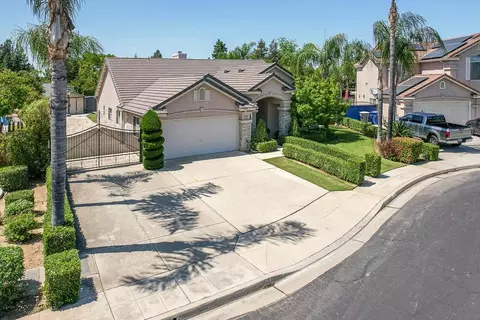170 N Anderson Ave, Clovis, CA 93612
