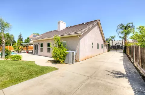 Exterior - 170 N Anderson Ave, Clovis, CA 93612 photo 7 of 7