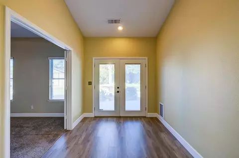 Entry Way - 170 N Anderson Ave, Clovis, CA 93612 photo 2 of 2