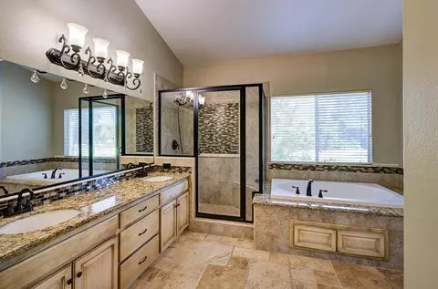Bath - 170 N Anderson Ave, Clovis, CA 93612 photo 2 of 3