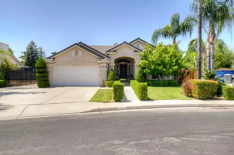 Exterior - 170 N Anderson Ave, Clovis, CA 93612 photo 1 of 7