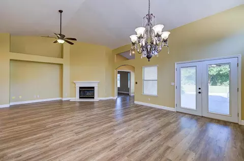 Living - 170 N Anderson Ave, Clovis, CA 93612 photo 5 of 6