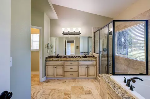 Bath - 170 N Anderson Ave, Clovis, CA 93612 photo 1 of 3