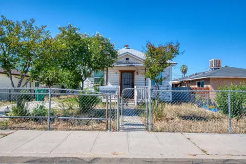 Exterior - 2450 Knowles St, Selma, CA 93662 photo 1 of 7