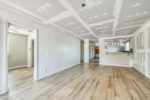 Living - 2450 Knowles St, Selma, CA 93662 photo 1 of 3