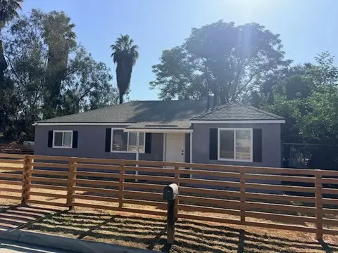 2448 Snyder Ave, Selma, CA 93662