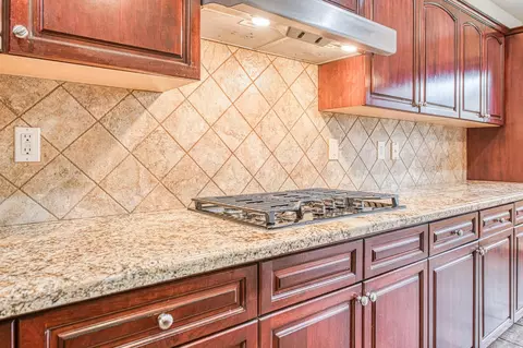 Kitchen - 11078 Sawtooth Peak Way, Clovis, CA 93619 photo 4 of 5