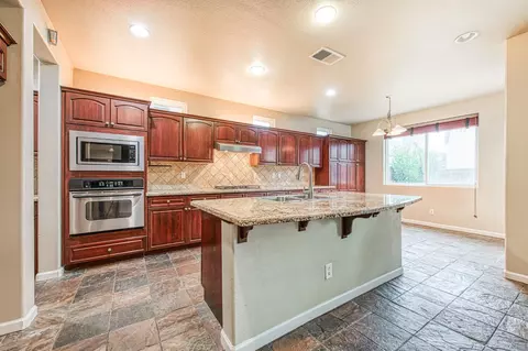 Kitchen - 11078 Sawtooth Peak Way, Clovis, CA 93619 photo 2 of 5