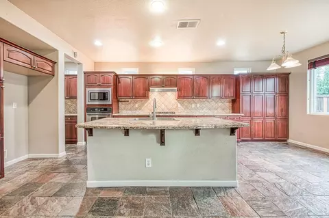 Kitchen - 11078 Sawtooth Peak Way, Clovis, CA 93619 photo 1 of 5