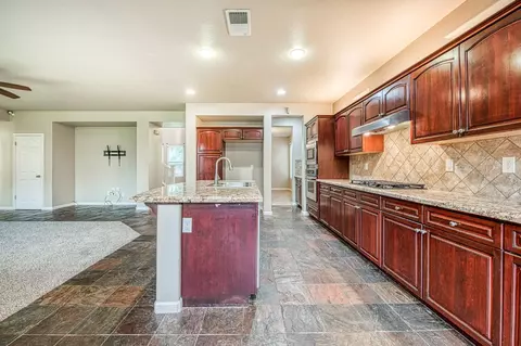 Kitchen - 11078 Sawtooth Peak Way, Clovis, CA 93619 photo 5 of 5