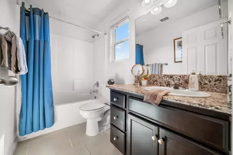 Bath - 1532 Joy Dr, Clovis, CA 93619 photo 4 of 4