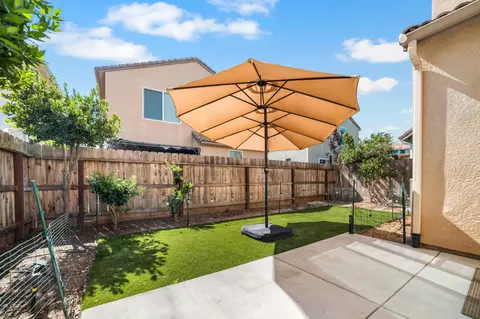 Exterior - 1532 Joy Dr, Clovis, CA 93619 photo 11 of 15