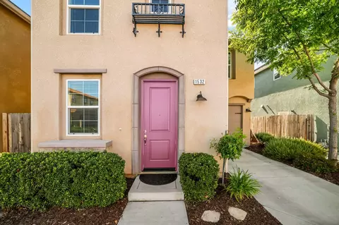 Exterior - 1532 Joy Dr, Clovis, CA 93619 photo 4 of 15