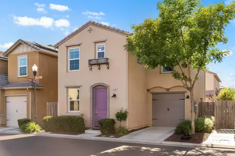 Exterior - 1532 Joy Dr, Clovis, CA 93619 photo 5 of 15