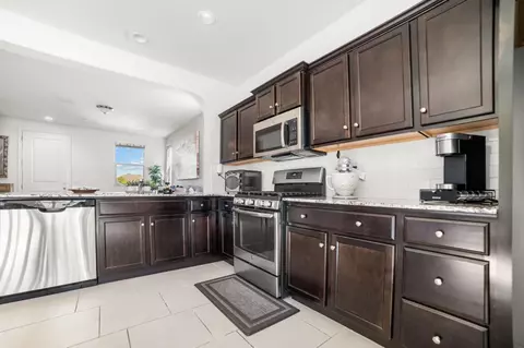 Kitchen - 1532 Joy Dr, Clovis, CA 93619 photo 2 of 3