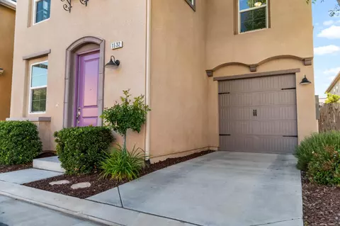 Exterior - 1532 Joy Dr, Clovis, CA 93619 photo 8 of 15