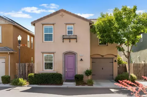 Exterior - 1532 Joy Dr, Clovis, CA 93619 photo 6 of 15