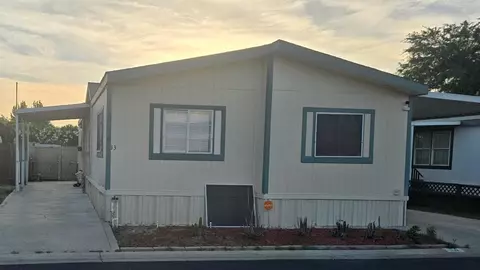 2575 S Willow Ave #13, Fresno, CA 93725