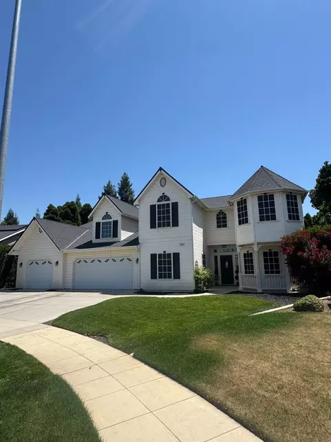 1613 N Dewitt Ave, Clovis, CA 93619