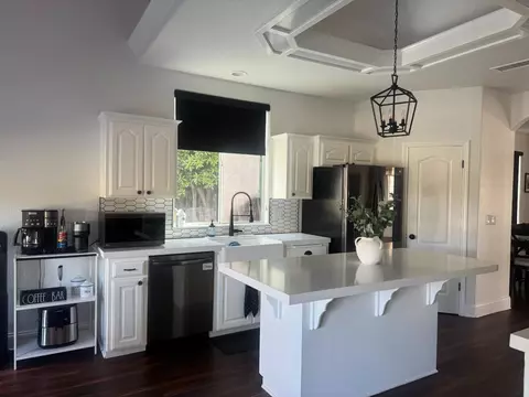 Kitchen - 1613 N Dewitt Ave, Clovis, CA 93619 photo 2 of 4