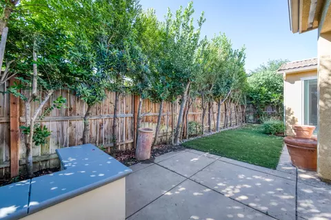 Exterior - 4134 Richmond Ave, Clovis, CA 93619 photo 6 of 12
