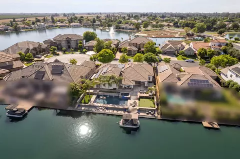 View/Area - 4702 N Fallingwater Ln, Clovis, CA 93619 photo 2 of 8