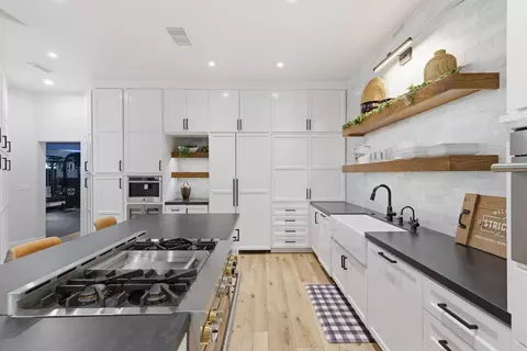 Kitchen - 4702 N Fallingwater Ln, Clovis, CA 93619 photo 3 of 3