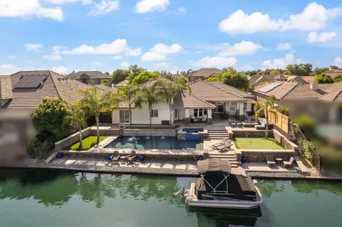 View/Area - 4702 N Fallingwater Ln, Clovis, CA 93619 photo 1 of 8