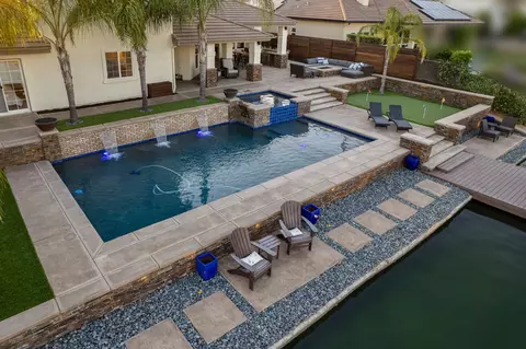Exterior - 4702 N Fallingwater Ln, Clovis, CA 93619 photo 8 of 11