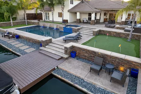 Exterior - 4702 N Fallingwater Ln, Clovis, CA 93619 photo 11 of 11